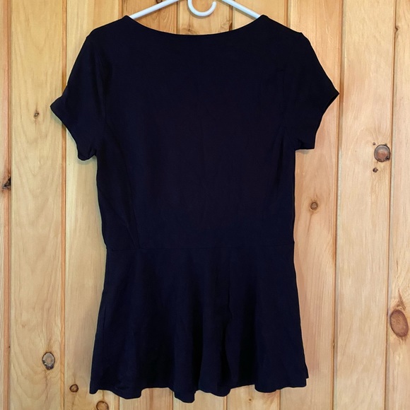 Isaac Mizrahi LIVE! Black Flowy Short Sleeve Top with Pink Outline - Picture 5 of 5